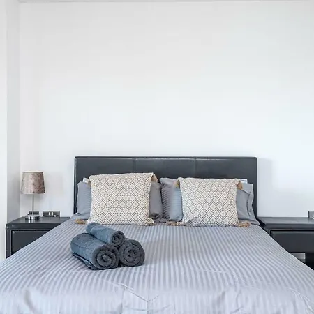 Amazing With Waterside Views! Apartment Leeds (West Yorkshire)