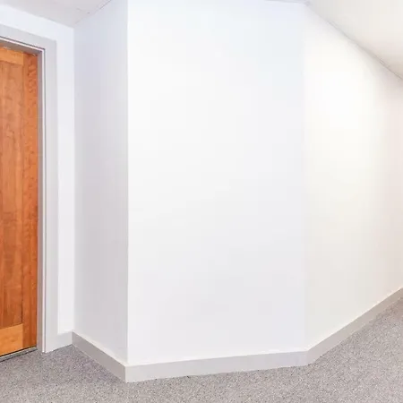 Amazing With Waterside Views! Apartmán